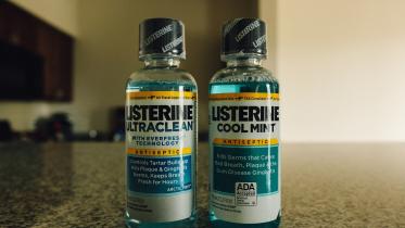 mouthwash-930617_1920.jpg
