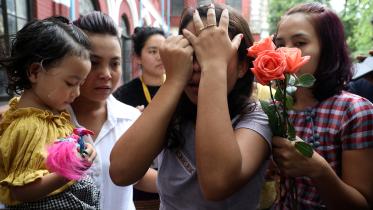 myanmar-journalists-reuters-relatives-wb-jpg.jpg