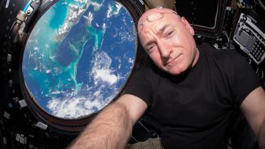 nasa-scott-kelly-wb.jpg