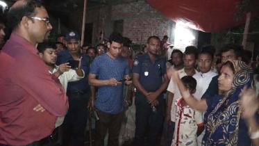 At least ten Awami League leaders and activists were injured in an attack 