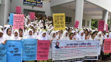 Nursing students boycott classes.jpg