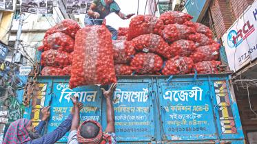 Onion prices drop.jpg