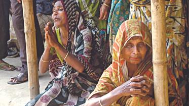 Paramchan Bibi mourns 1.jpg