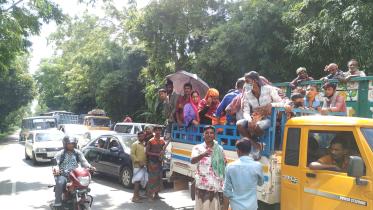 Eid holidaymakers stuck in tailback