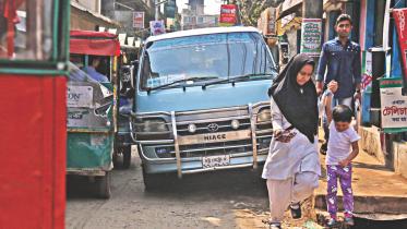 Pedestrians especially schoolchildren 1.jpg