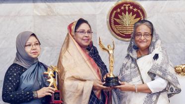 PM receives two UNICEF awards