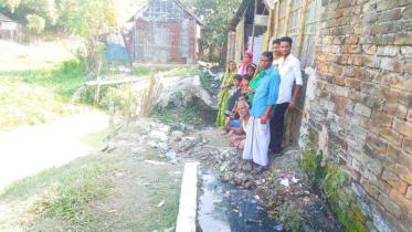 Pollution tube-well.jpg