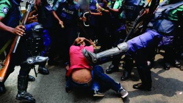 cops attack on protester