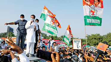 Rahul-Gandhi-met-rape-victim-family.jpg