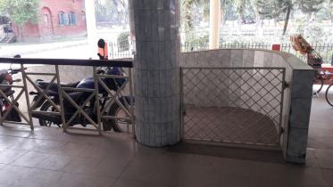 ramp railway station locked 1.jpg