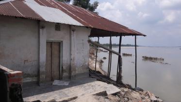 River erosion Lalmonirhat.jpg