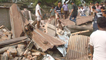 Rly demolishing C'nawabganj.jpg