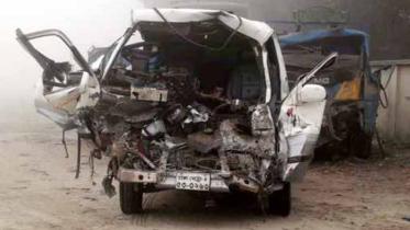 Road accidents kill 4 in Tangail