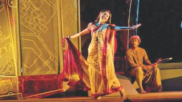 Rokto-korobi by Purbo Poshcim, Kolkata