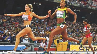 Schippers shatters.jpg