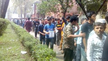 Voters at Dr Muhammad Shahidullah Hall of Dhaka University