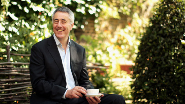 Simon-Maxwell-1WB.jpg