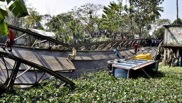 Steel bridge collapses Barishal.jpg
