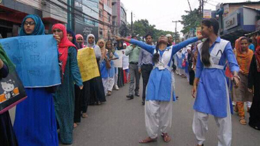 protest,continue,demand for justice,Khadiza Begum Nargis,hacked,on broad daylight,Chattra league leader,Sylhet