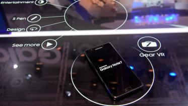 Airline,passengers,warned,against,turning on,charging,Samsung Electronics Co Ltd,Galaxy Note 7,smartphones,flights,fire-prone,battery,US Federal Aviation Administration,FAA