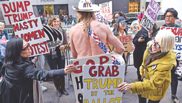 Women chant slogans.jpg