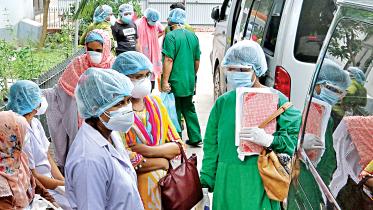 nurses of Dhaka Medical College Hospital