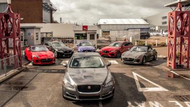 jaguar-land-rover-pauses.jpg