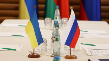 ukraine-russia-flags-reuters-web.jpg
