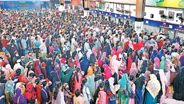 Eid train tickets Sold out online, long queues at stations