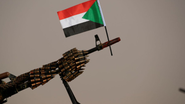sudan-flag-gun-reuters
