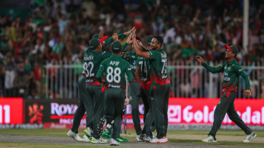shakib_celebrates.jpg