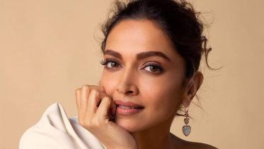 Deepika trending as social media hails her as #QueenOfEntertainment