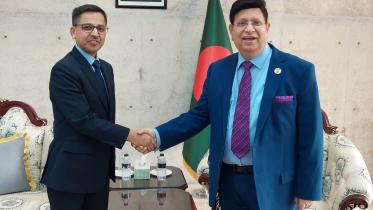Momen-Indian-envoy.jpg