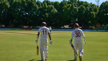 chanderpaul_brathwaite.jpg