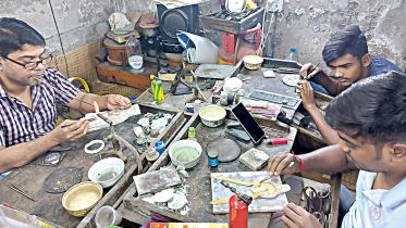 Drop in gold price fails to improve sales 