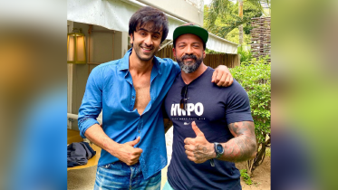 ranbir_kapoor_and_his_trainer_shivohaam.png