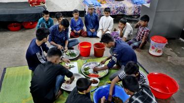 iftar-orphanage.jpg