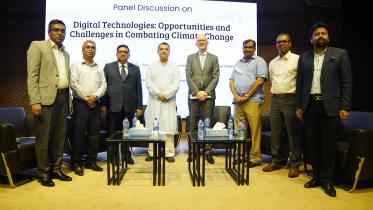 photo_of_panel_discussion_on_the_opportunities_challenges_in_combatting_climate_change.jpg