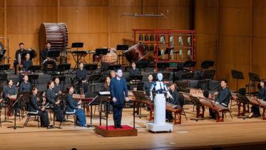 Robot takes podium as orchestra conductor in Korea