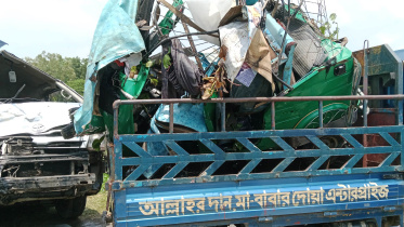 microbus-hits-auto-rickshaw.jpg