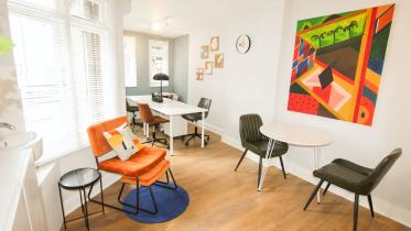 Want to show off your brand’s greatness? Office décor ideas that scream SUCCESS