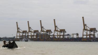 chittagong_port_cyclone.jpg