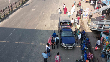 Police are on alert amid hartal on Mirpur road.