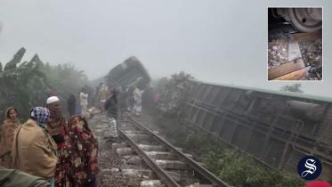 Mohanganj Express derails on Dhaka-Mymensingh route in Gazipur on December 13, 2023.