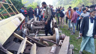 Train carrying oil derails in Habiganj