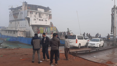 Daulatdia-Paturia ferry services resume after six hours 