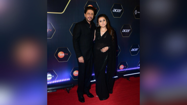 SRK wins Best Actor at Dadasaheb Phalke Awards, dazzles with Rani on red carpet