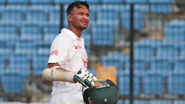 Shakib Al Hasan arriving in Bangladesh