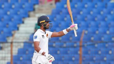 Dinesh Chandimal.jpg