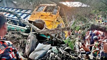 14 killed in Gabkhan bridge Jhalakathi road accident